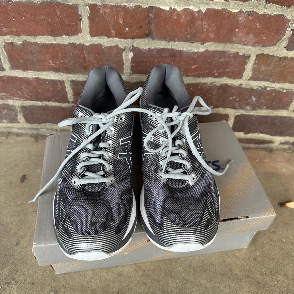 Women’s Running Shoes